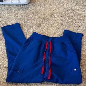 FIGS xs petite bottoms/ xs top :)